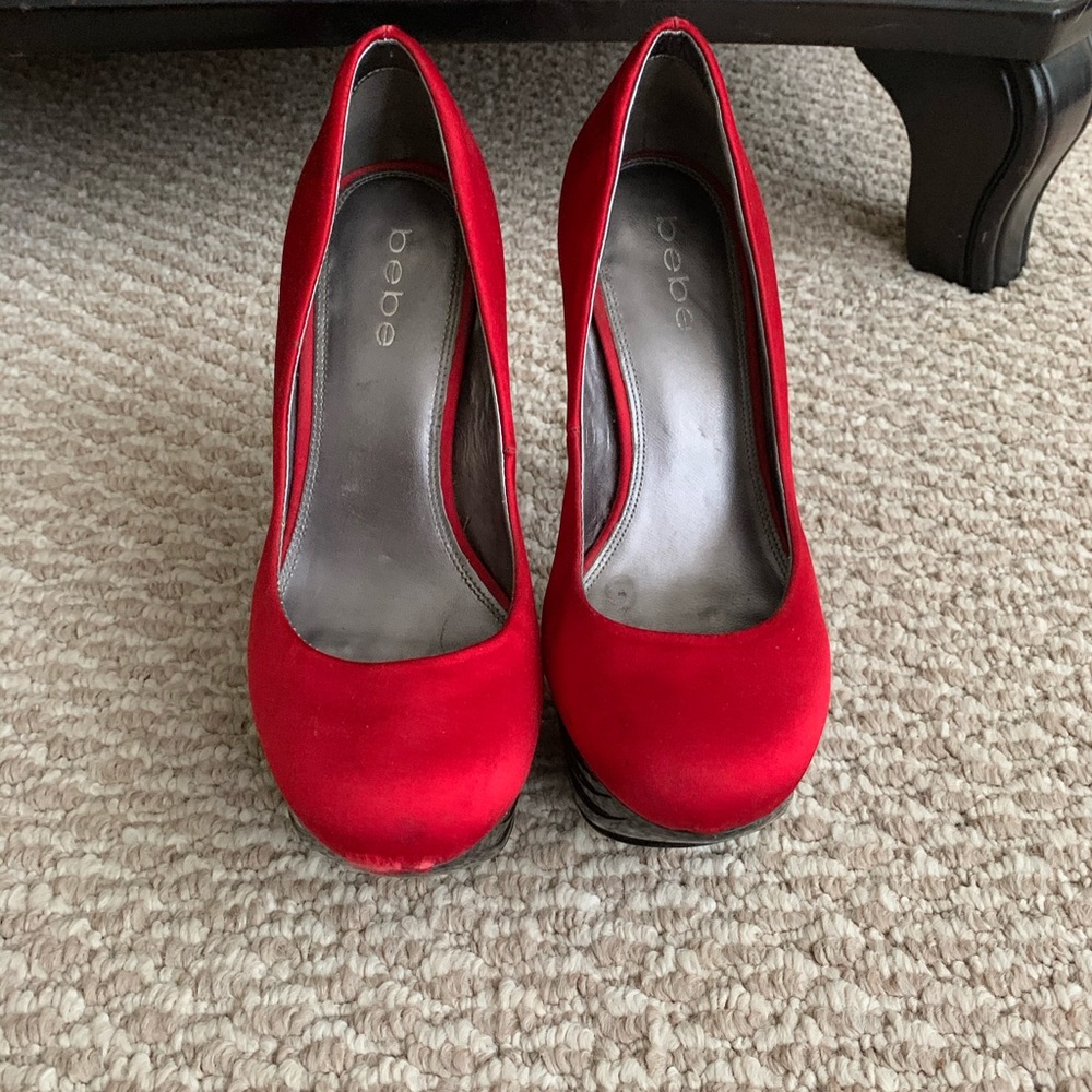 Red silk Bebe platforms - Picture 2 of 6